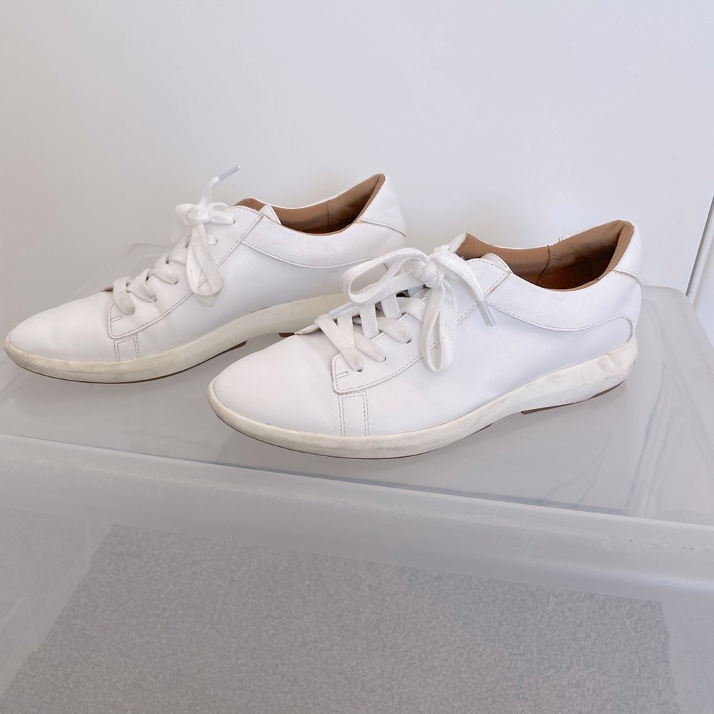 Susina almond toe faux leather sneakers - Sz 8